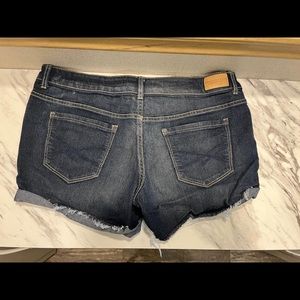 AEROPOSTALE MID SHORTS